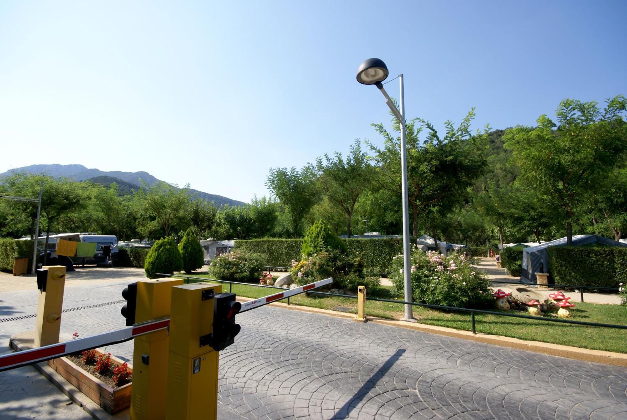 Camping Bassegoda Park Hotel Albanya Ngoại thất bức ảnh